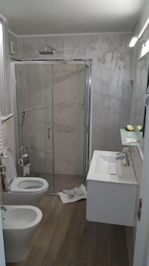 Water Lily Apartment - Self Check-In Oradea Dış mekan fotoğraf